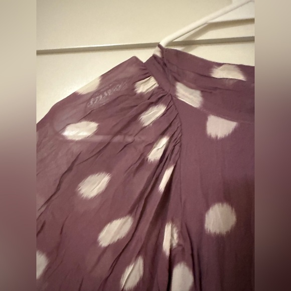 Absolutely adorable purple and white polka dot dress by Anthropologie’s Maeve 👗 - Picture 3 of 8